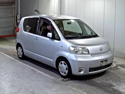 Toyota PORTE  с аукциона в Японии