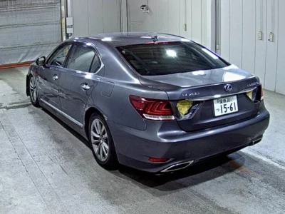 Lexus LS600hL