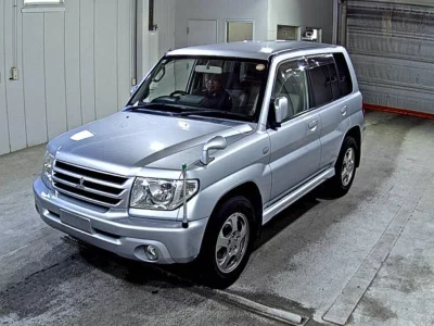 Mitsubishi Pajero iO