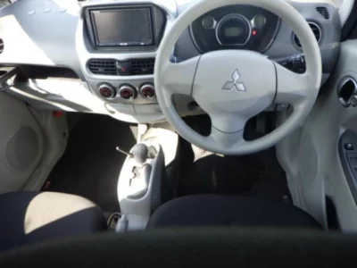Mitsubishi i