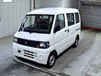 Mitsubishi Minicab Van