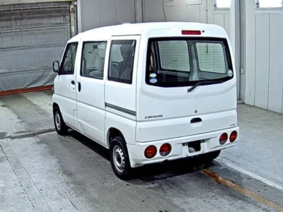 Mitsubishi Minicab Van