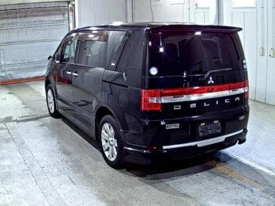 Mitsubishi DELICA D5  с аукциона в Японии
