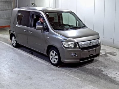Honda Mobilio Spike