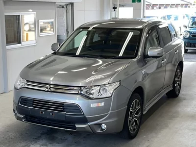 Mitsubishi OUTLANDER PHEV
