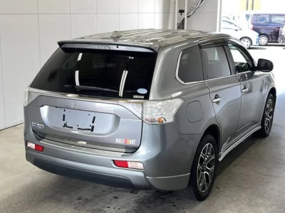 Mitsubishi OUTLANDER PHEV