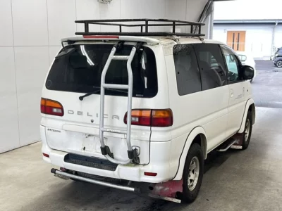 Mitsubishi DELICA