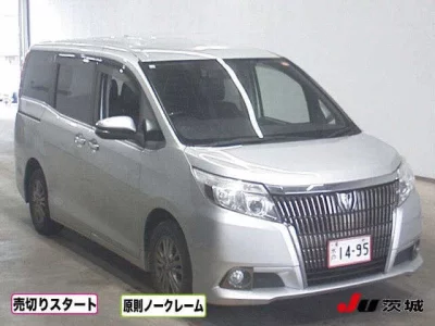 Toyota ESQUIRE  с аукциона в Японии