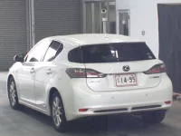Lexus CT лот № 4607 оценка 3.5  с аукциона в Японии 1