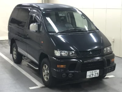 Mitsubishi DELICA  с аукциона в Японии