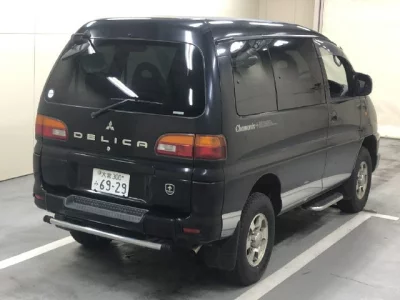 Mitsubishi DELICA  с аукциона в Японии