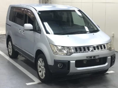 Mitsubishi DELICA D5