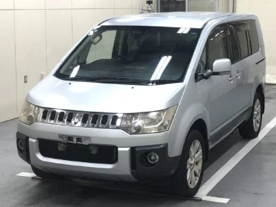 Mitsubishi DELICA D5
