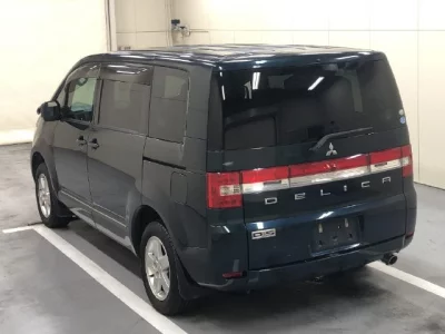 Mitsubishi Delica D:5