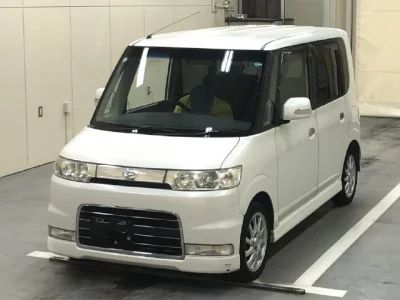 Daihatsu TANTO  с аукциона в Японии