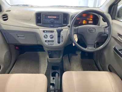 Toyota PIXIS EPOCH  с аукциона в Японии