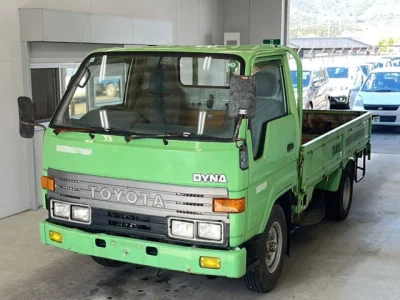 Toyota DYNA  с аукциона в Японии
