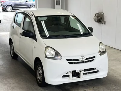 Toyota PIXIS EPOCH  с аукциона в Японии