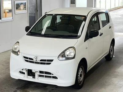 Toyota PIXIS EPOCH  с аукциона в Японии