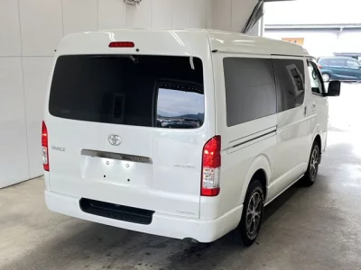 Toyota HIACE VAN  с аукциона в Японии