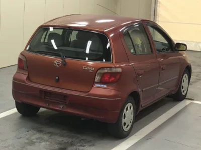 Toyota VITZ  с аукциона в Японии