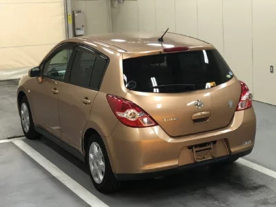 Nissan Tiida