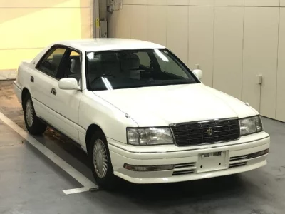 Toyota CROWN  с аукциона в Японии