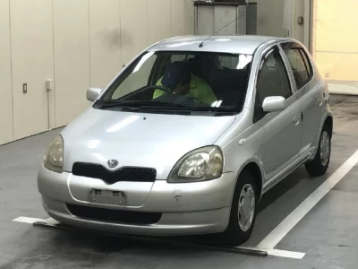 Toyota VITZ  с аукциона в Японии