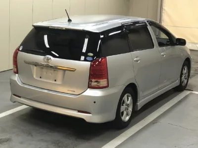 Toyota WISH  с аукциона в Японии