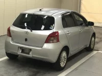 Toyota VITZ лот № 6172 оценка 3.5  с аукциона в Японии 3
