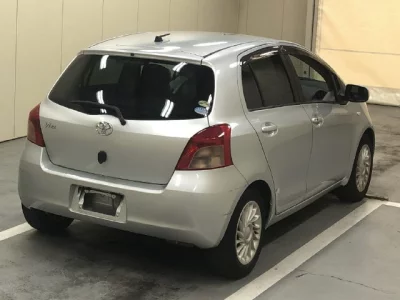 Toyota VITZ  с аукциона в Японии