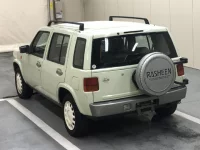 Nissan RASHEEN лот № 6259 оценка 3.5  с аукциона в Японии 1