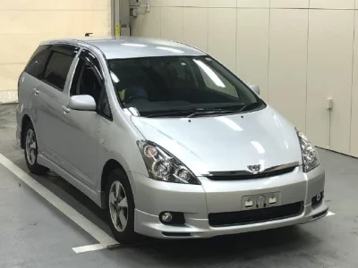 Toyota WISH  с аукциона в Японии