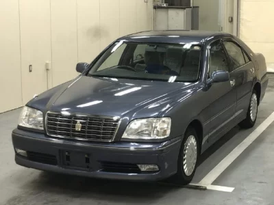 Toyota CROWN  с аукциона в Японии