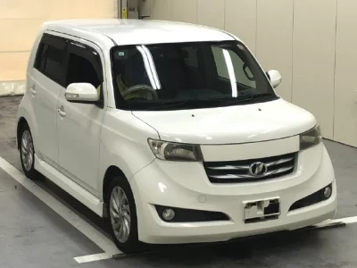 Toyota BB  с аукциона в Японии