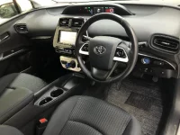 Toyota Prius лот № 2315 оценка 4  с аукциона в Японии 5