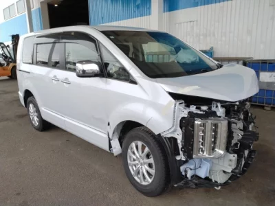 Mitsubishi DELICA D5