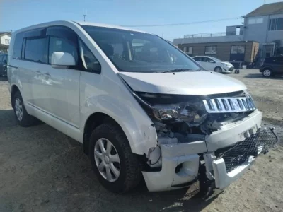 Mitsubishi DELICA D5