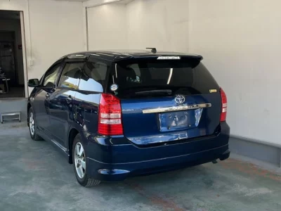 Toyota WISH  с аукциона в Японии