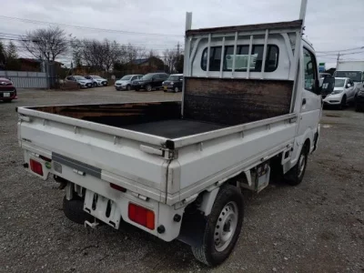 Nissan NT100 Clipper