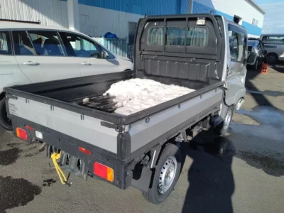 Nissan NT100 Clipper