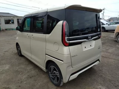Nissan ROOX