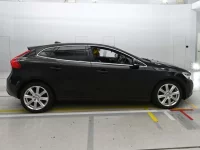 Volvo V40 лот № 38254 оценка 4.5  с аукциона в Японии 2