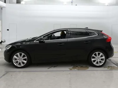 Volvo V40  с аукциона в Японии