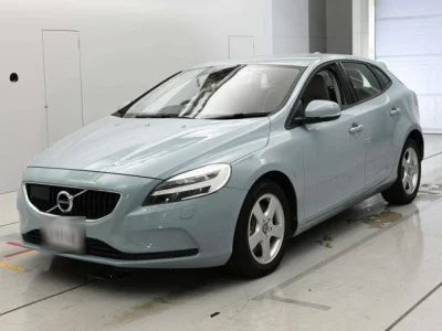 Volvo V40  с аукциона в Японии