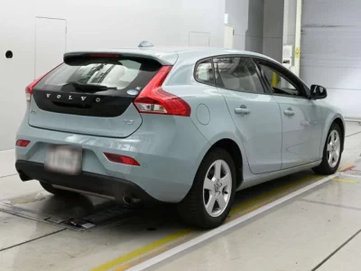 Volvo V40  с аукциона в Японии