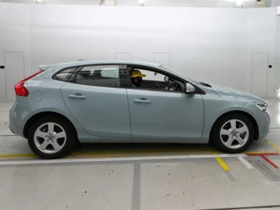 Volvo V40  с аукциона в Японии