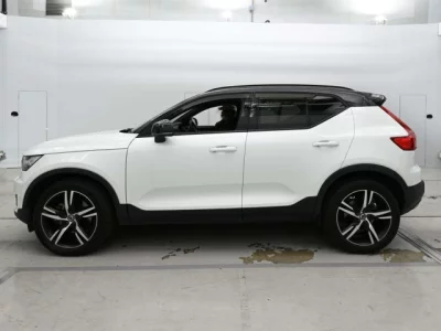 Volvo XC40  с аукциона в Японии