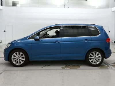 Volkswagen GOLF TOURAN