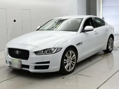 Jaguar XE  с аукциона в Японии